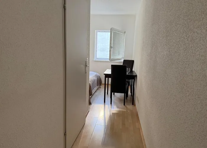 Bright And Cozy For 2 I Free Parking Apartment